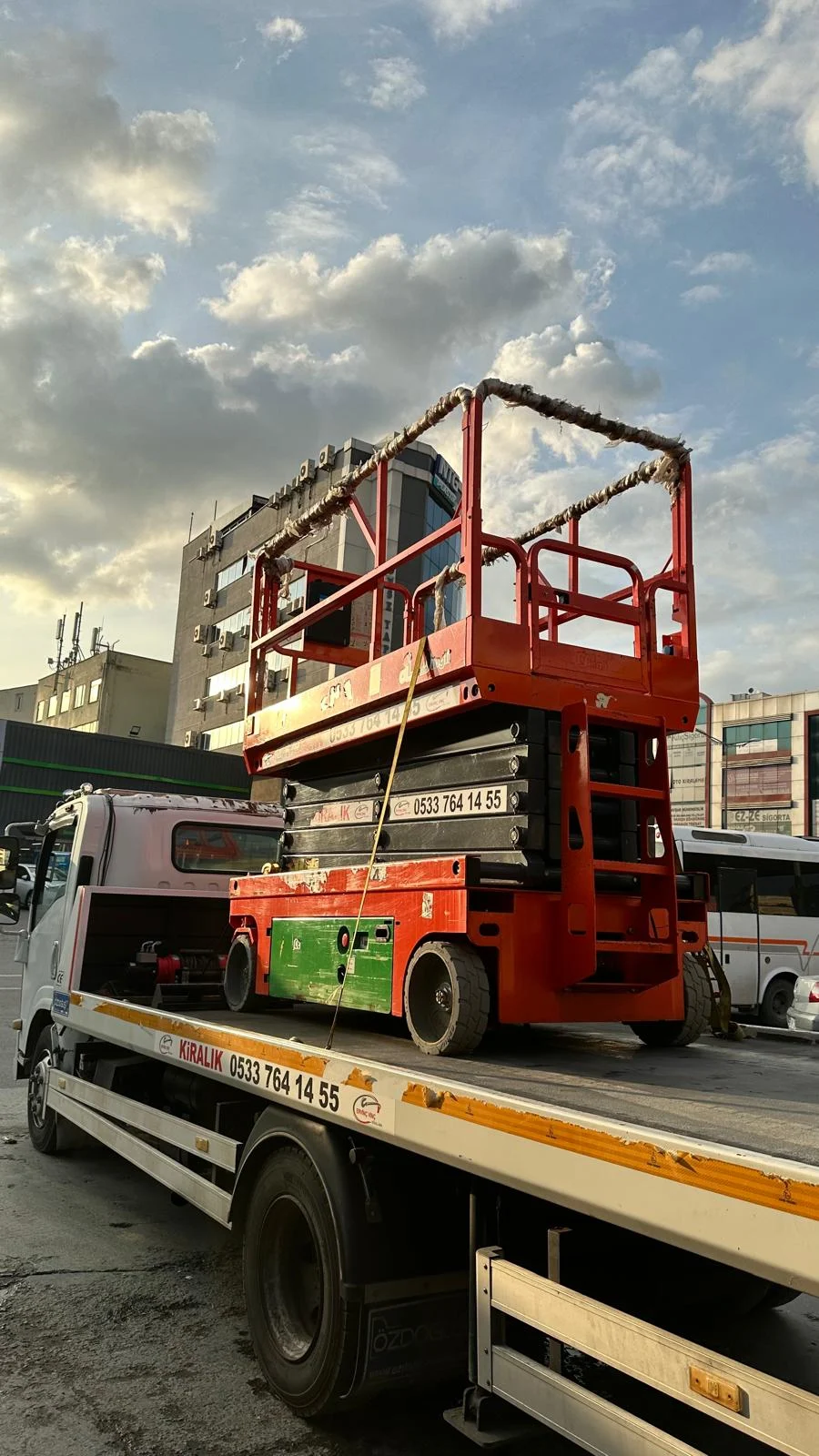 Tuzla OSB, Deri Sanayi ve Tersaneler Bölgesi Sepetli & Mobil Vinç Kiralama